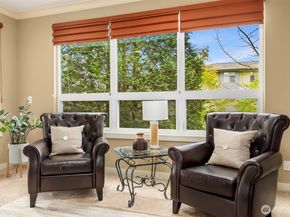 615 6th Street 201, Kirkland WA 98033