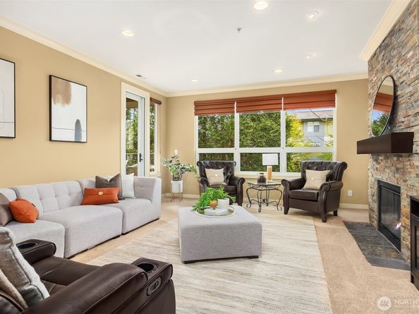615 6th Street 201, Kirkland WA 98033