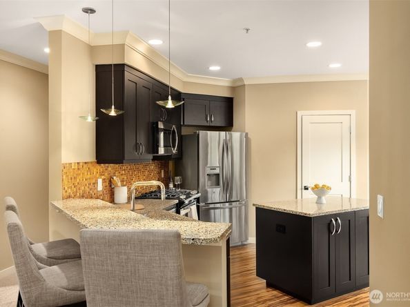 615 6th Street 201, Kirkland WA 98033