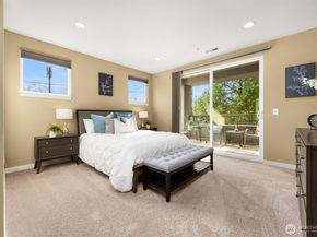 615 6th Street 201, Kirkland WA 98033