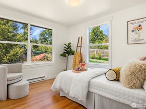1574 NE Park View Drive 1, Bainbridge Island WA 98110