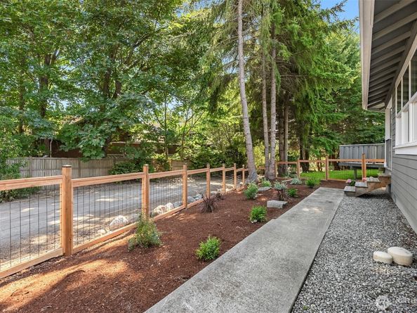 1574 NE Park View Drive 1, Bainbridge Island WA 98110
