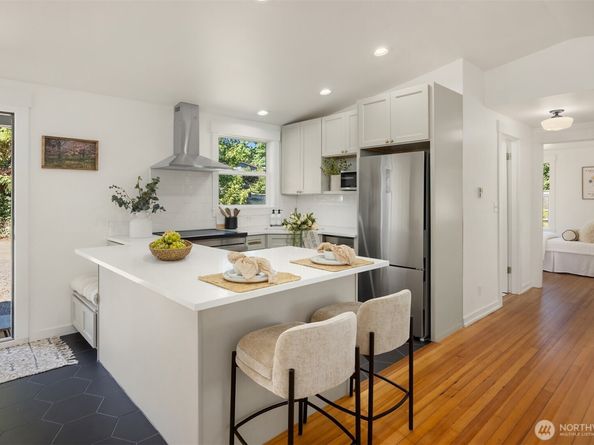1574 NE Park View Drive 1, Bainbridge Island WA 98110