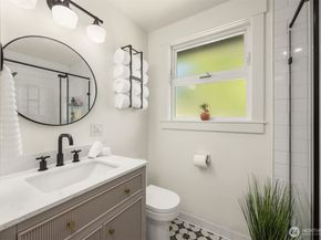 1574 NE Park View Drive 1, Bainbridge Island WA 98110