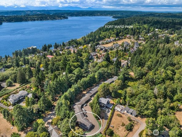 1574 NE Park View Drive 1, Bainbridge Island WA 98110