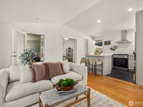 1574 NE Park View Drive 1, Bainbridge Island WA 98110