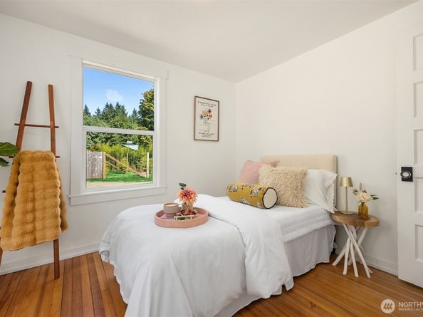 1574 NE Park View Drive 1, Bainbridge Island WA 98110