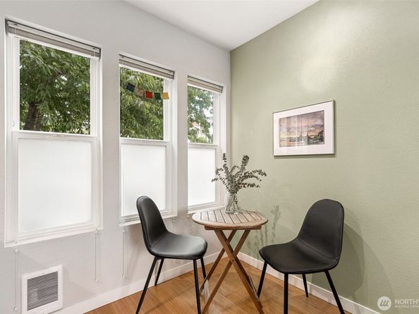 6547 42nd Avenue SW 205, Seattle WA 98136