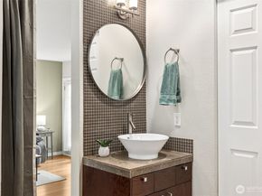 6547 42nd Avenue SW 205, Seattle WA 98136