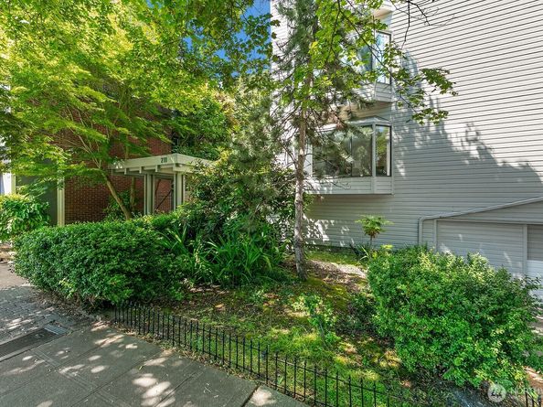 211 Summit Avenue E N108, Seattle WA 98102