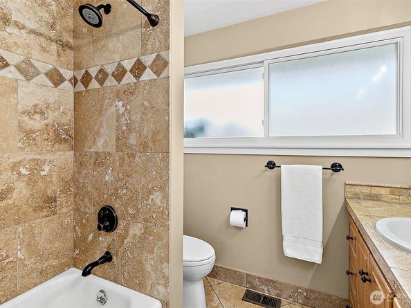 108 Monterey Place NE, Renton WA 98056