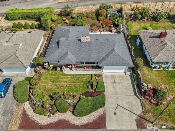 108 Monterey Place NE, Renton WA 98056