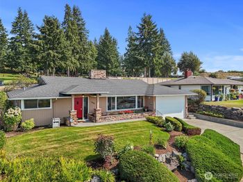 108 Monterey Place NE