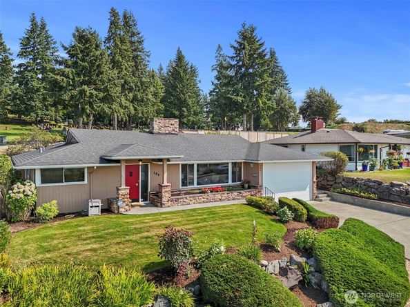 108 Monterey Place NE, Renton WA 98056