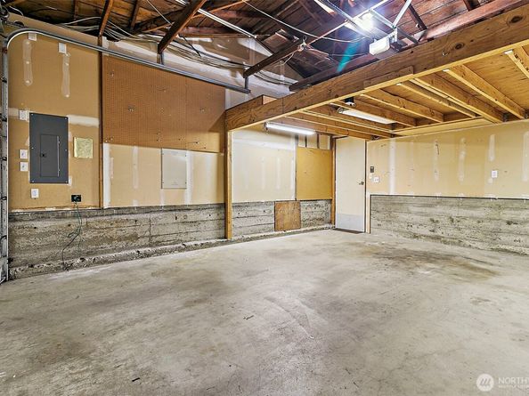108 Monterey Place NE, Renton WA 98056