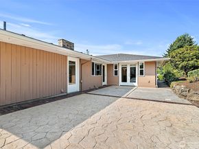 108 Monterey Place NE, Renton WA 98056