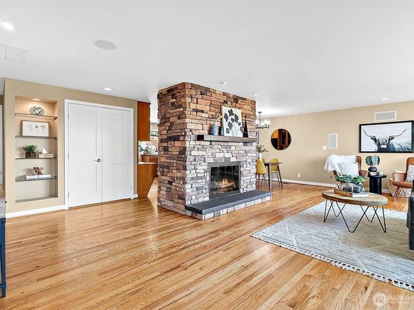 108 Monterey Place NE, Renton WA 98056