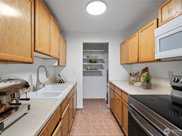 15280 MacAdam Road S E101, Seattle WA 98188