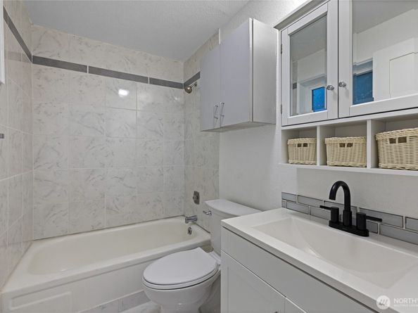 15280 MacAdam Road S E101, Seattle WA 98188
