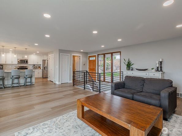 19005 11th Avenue NW, Shoreline WA 98177