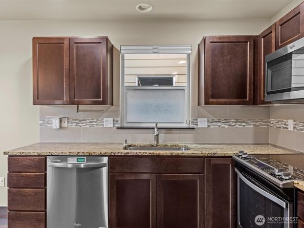 109 203rd Place SW 1, Lynnwood WA 98036