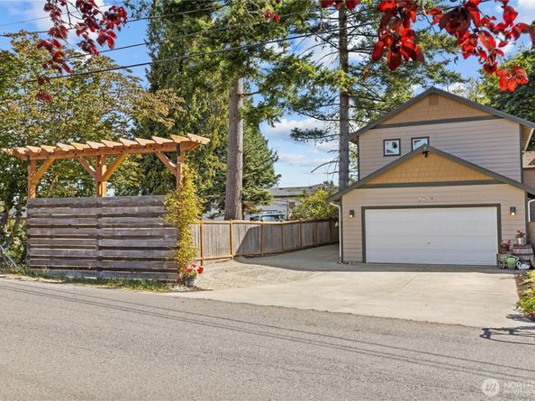 109 203rd Place SW 1, Lynnwood WA 98036