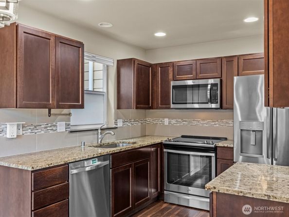 109 203rd Place SW 1, Lynnwood WA 98036