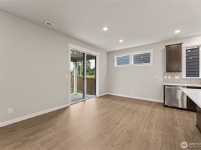 8411 114th Avenue SE 37, Newcastle WA 98056