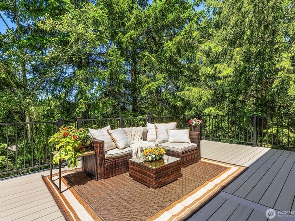 17431 NE 28th Street, Redmond WA 98052
