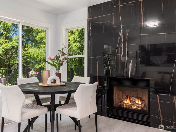 17431 NE 28th Street, Redmond WA 98052