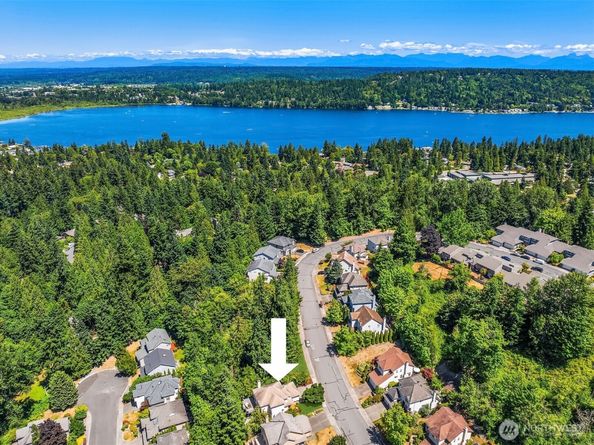 17431 NE 28th Street, Redmond WA 98052