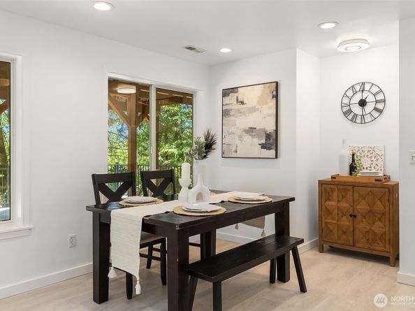 17431 NE 28th Street, Redmond WA 98052