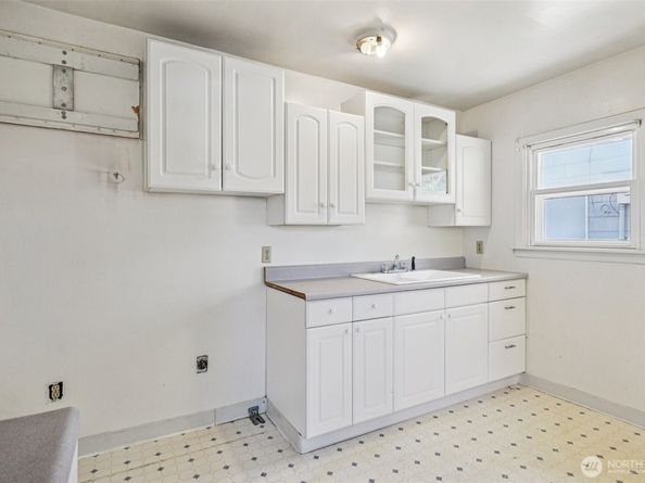 1236 S Director Street, Seattle WA 98108