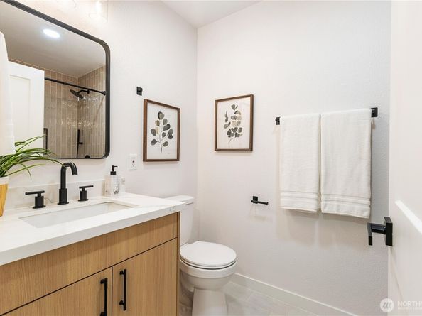19727 41st Avenue NE, Lake Forest Park WA 98155
