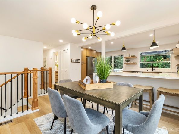 19727 41st Avenue NE, Lake Forest Park WA 98155