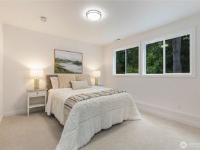 19727 41st Avenue NE, Lake Forest Park WA 98155