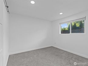 1140 E Seattle Street, Kent WA 98030