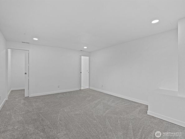 1140 E Seattle Street, Kent WA 98030
