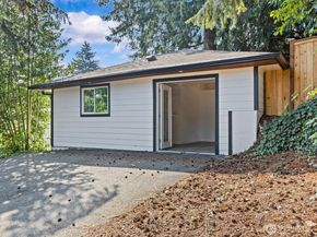 1140 E Seattle Street, Kent WA 98030