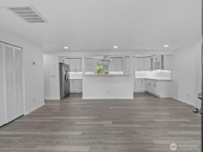 1140 E Seattle Street, Kent WA 98030