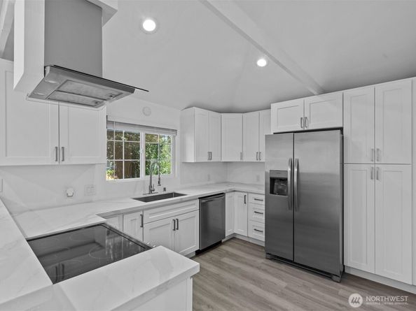 1140 E Seattle Street, Kent WA 98030