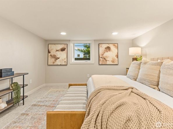 7702 10th Avenue NW, Seattle WA 98117