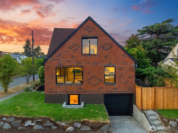 7702 10th Avenue NW, Seattle WA 98117