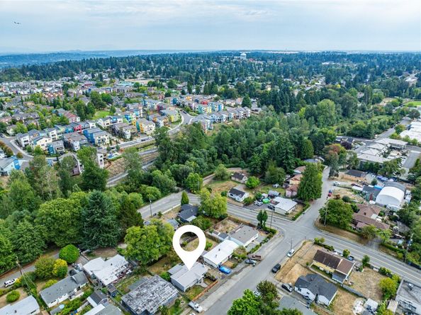 9642 13th Avenue SW, Seattle WA 98106