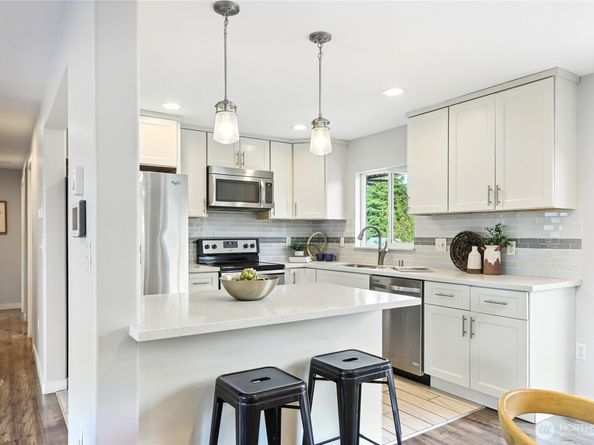 9642 13th Avenue SW, Seattle WA 98106