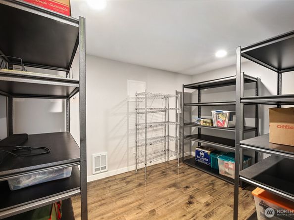 9642 13th Avenue SW, Seattle WA 98106