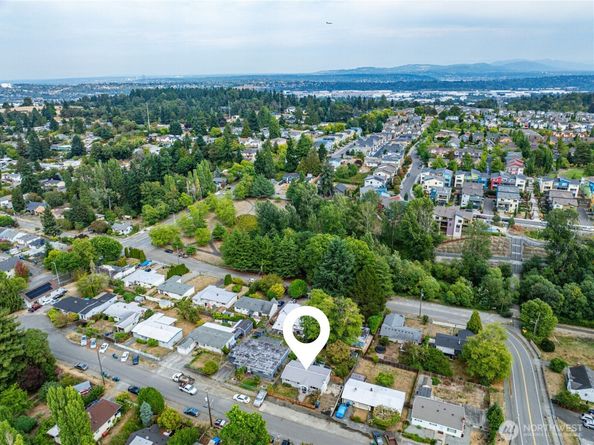 9642 13th Avenue SW, Seattle WA 98106