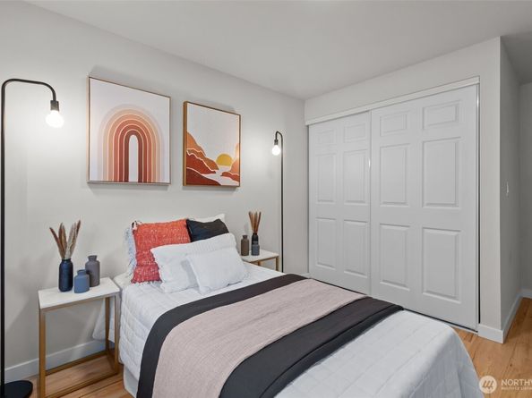 13786 NE 75th Place, Redmond WA 98052