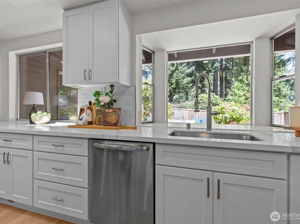 13786 NE 75th Place, Redmond WA 98052