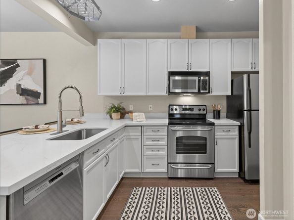 10909 Avondale Road NE R170, Redmond WA 98052